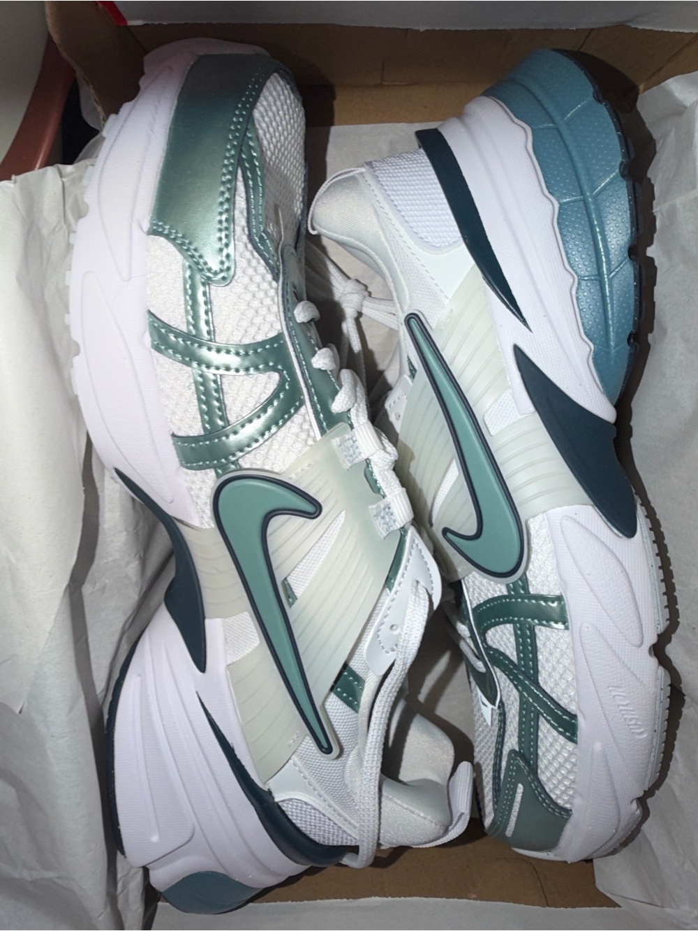 Nike White & Teal v2k Running Sneakers
